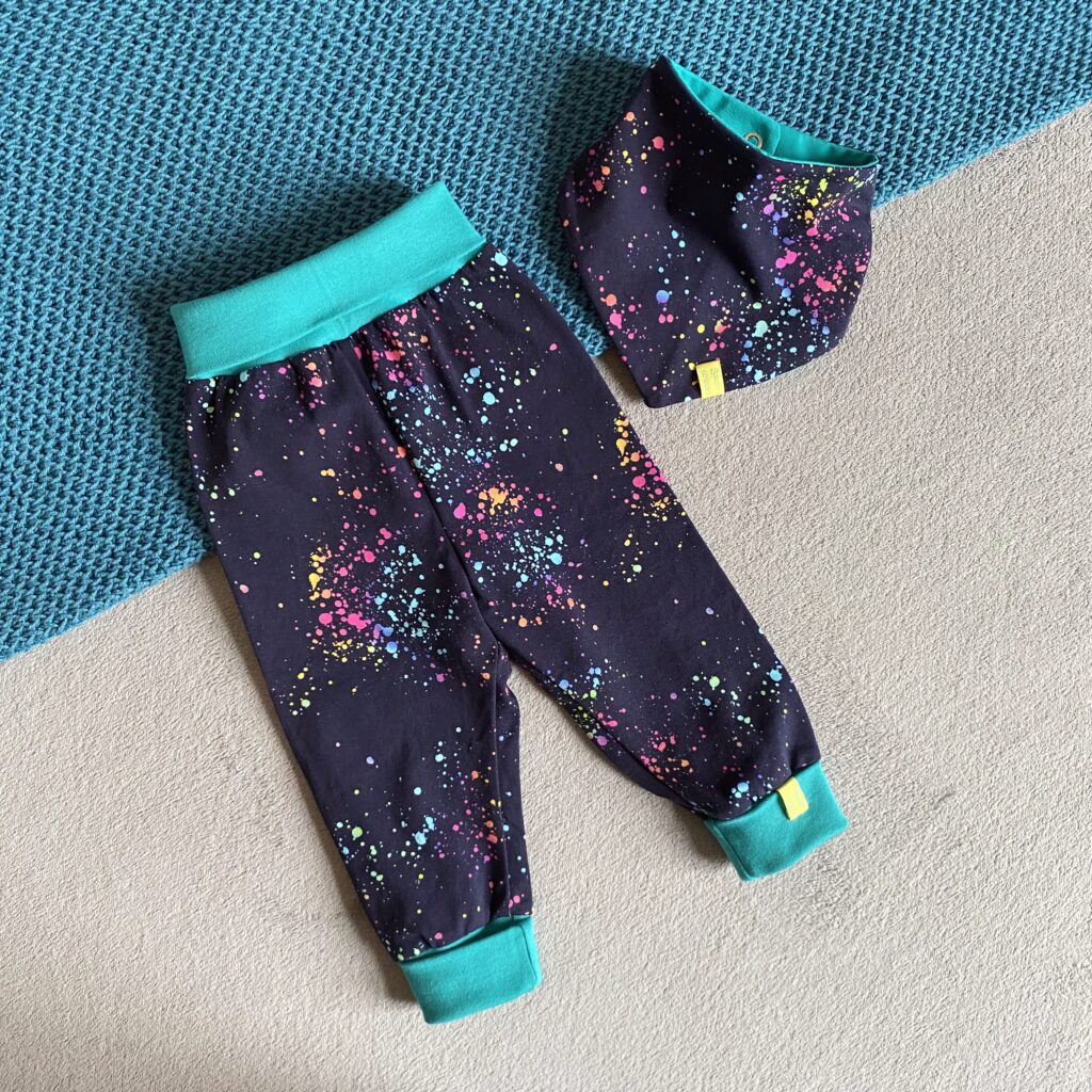 Mitwachsende Pumphose für Babys von Bauchpiraten